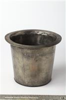 0778 po.jpg; 0778; Kist met deksel voor tinnen po; stoof